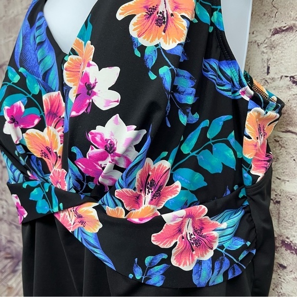 Land’s End Black Floral Swim Tankini Top - Picture 4 of 10
